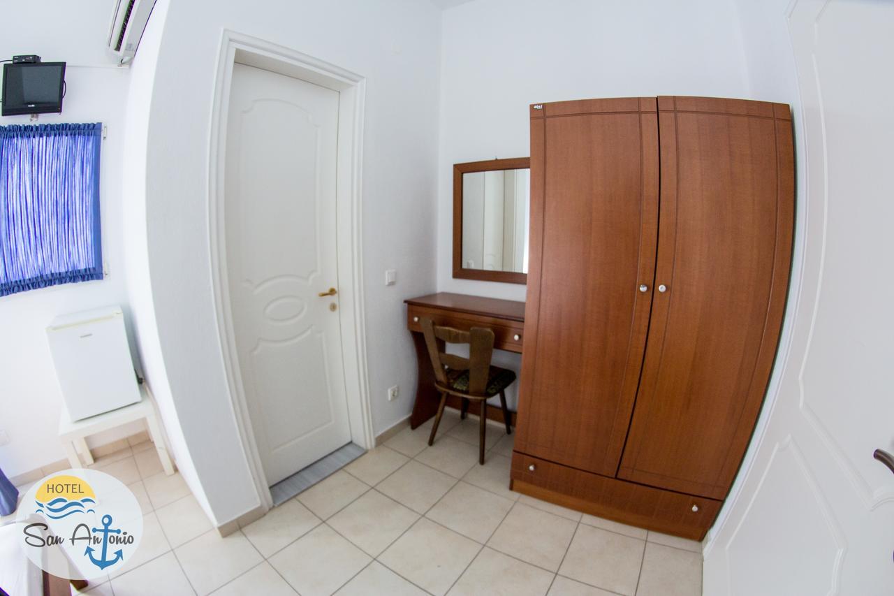 San Antonio Hotel & Apartments Megáli Ámosz Kültér fotó