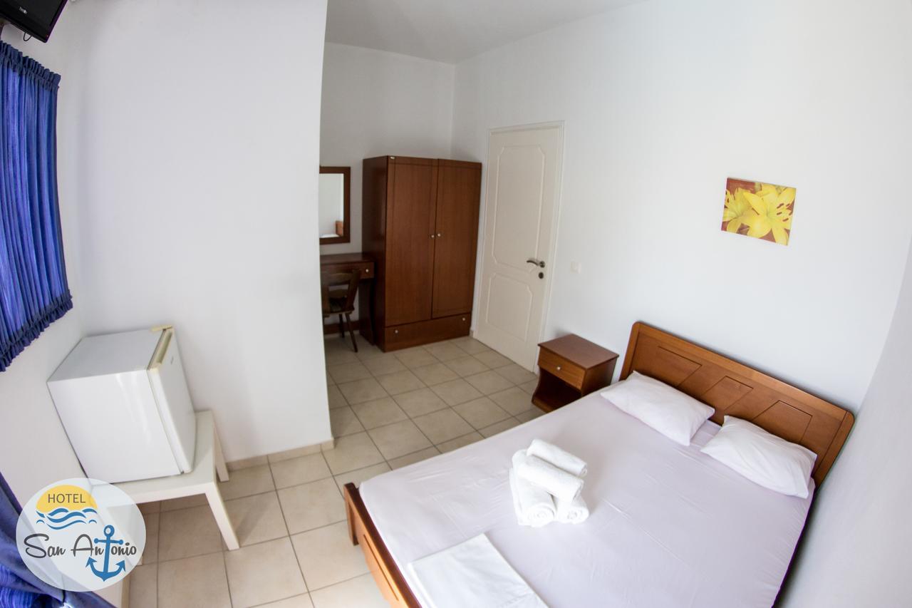 San Antonio Hotel & Apartments Megáli Ámosz Kültér fotó